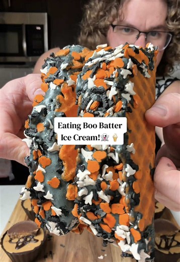 Eating Boo Batter Ice Cream!👻 @Cold Stone Creamery #foodie #mukbang #icecream #dessert #halloween