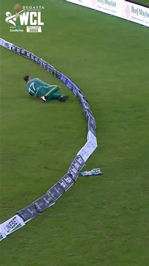 AB de Villiers INSANE Catch 🤯 | Mr. 360 Stuns Everyone in WCL! #Shorts