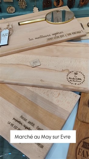 Poussières d'Étoile⭐️ on Instagram: "✨ 3ᵉ journée de marché… après Beaupréau et Andrezé cette fois-ci au May-sur-Èvre ✨ Après deux journées aussi intenses que vibrantes, j’entame cette troisième journée le sourire aux lèvres, le cœur rempli de tous vos mots, de votre énergie, de votre bienveillance 🤍 Merci pour vos achats, merci d’être venus me voir aussi nombreux… et merci aux amis de @lafermeanimay d’être passés me voir, ça m’a tellement touchée 🫶 Wahou… je n’en reviens toujours pas ! Un imm