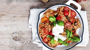 Pasta al pomodoro med burrata