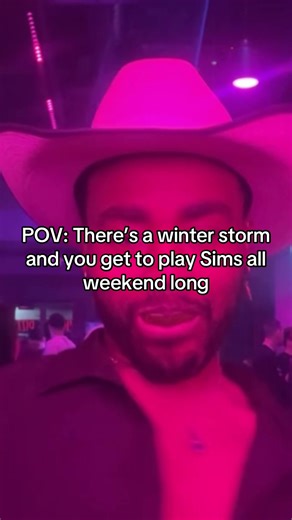 Load up the laptops and desktops! It’s go time girlsssss🤭 #jayesims #sims #thesims4 #blacksimmer #snowstorm