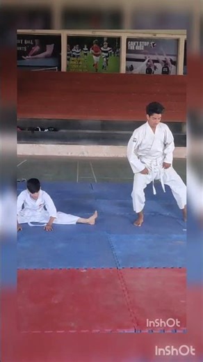 #martialowais#karate#trending#middlesplit#flexibility#control#decipline.