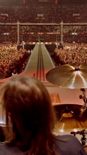 ac/dc - highway to hell (live at river plate december 2009) esse foi o primeiro vídeo da página que viralizou, ent resolvi refazer #rock #acdc #highway #highwaytohell #anos80 #argentina #musicaslegendadas #foryourpage