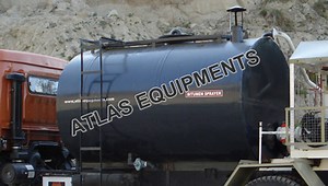 What are the key features and functions of bitumen sprayers