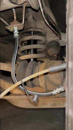 How I bled the brakes on my Mercedes-Benz W114 #vintagecars #Classic #BrakeBleeding