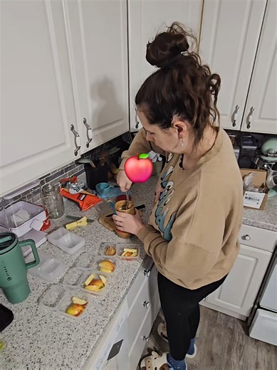 Now I dont have to worry about cutting an apple for my toddler while my newborn is screaming 😅 #toddlersnacks #snackideas #asmr
