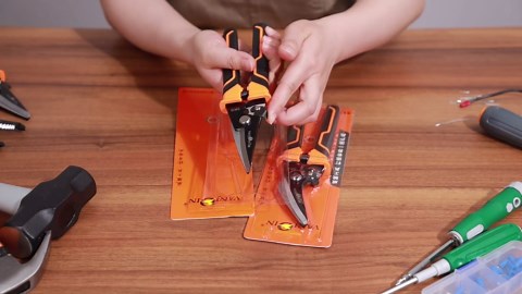 9'' Scissors Heavy Duty, Carpet Cutter with SK-5 Steel Blade, Multipurpose Carpet Cutting Scissors All Purpose for Carpet/Cardboard/Recycle