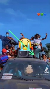 M'backé Baol : Accident caravane Pastef : Voici le véhicule qui a fait des tonneaux et le jeune décédé, Modou Tall, avant l'accident du jour . Repose en paix patriote. #senejet #senegal | Senejet