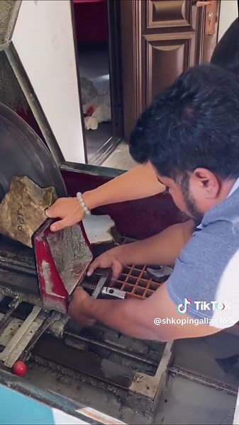 Exploring the World of Jadeite: Real Gems and Crystal-Clear Beauty