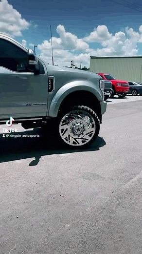 F450 on 28” @americanforcewheels w/ 37’s done by @kingpin_autosports Louisiana’s #1 Wheel & Tire Dealer specializing in Lifted Trucks #dually #duallywheels #duallykings #f450superduty #f450platinum #lifted #28son37s #kingpin #kingpinautosports #louisiana | KINGPIN AUTOSPORTS.COM