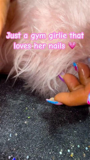 lifting weights with long nails be like #nailart #viral #funny