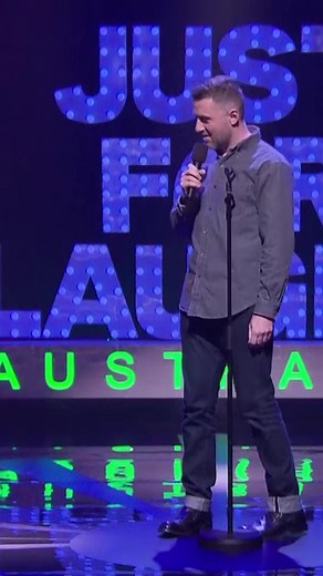 Lloyd Langford kills two birds with one stone. #AustraliasFunniest #StandUp #Heckler | comedy.com.au