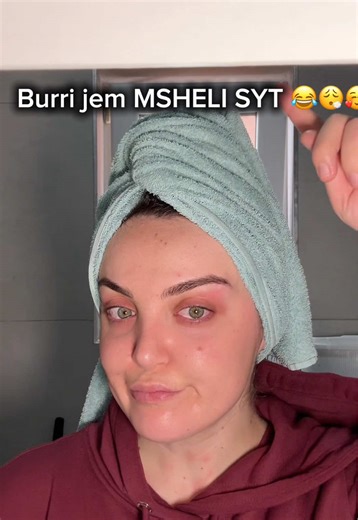 Nje grim 10 minutesh🥰 #fyp #kosovo #nurmakeup #albania #dhezipahiri | Makeup