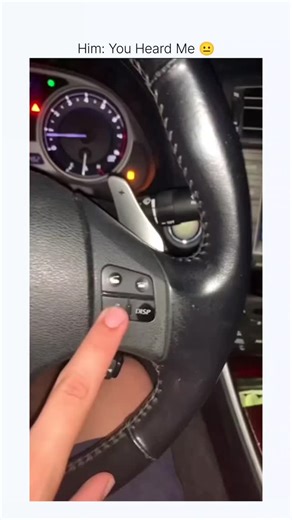 Funny humour on Instagram: "( cc blingoblongo/tt ) i love how “help” was greyed out💀"