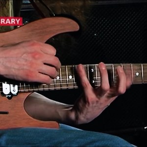 Gutrhie Govan - Wonderful Slippery Thing Arpeggio Lick (Licklibrary) #guitarsolo #guitar #guthriegovan #licklibrary #arpeggios | Shred Music TV