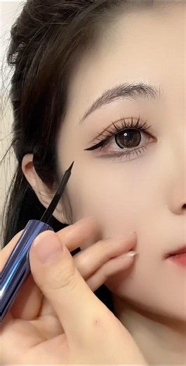 Beginner Eyeliner Tutorial: Instantly Make Your Eyes Look Bigger | Easy Eye Makeup Tips for Beginne