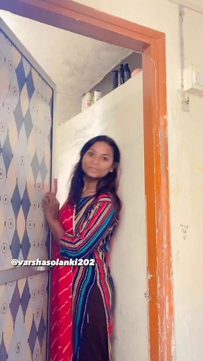 Mai kaise lagati hu aap ko 😜🙈 #facebookreels | varshasolanki202