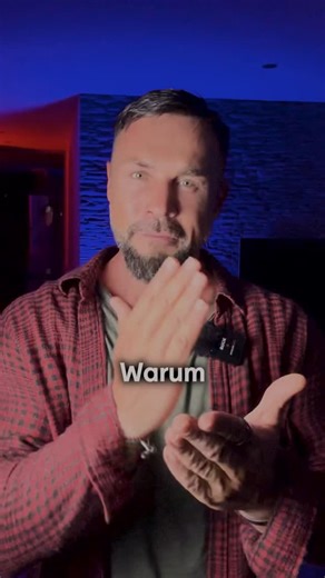 Hat Epstein Bitcoin erfunden? 😳 Immer wenn der Name Satoshi Nakamoto fällt, drehen die Theorien komplett durch. Geheimdienste. Milliardäre. Skandale. Jetzt also Epstein? Klingt spektakulär – aber es gibt keinen einzigen Beweis dafür. Keine Verbindung zum Bitcoin-Whitepaper. Keine Entwickler-Historie. Keine Wallet-Spuren. Was bleibt, ist das größte Mysterium der Finanzgeschichte. 🔥 Und genau das ist die Stärke von Bitcoin: Kein Gründer mit Macht. Keine zentrale Kontrolle. Nur Code. Nur Mathemat