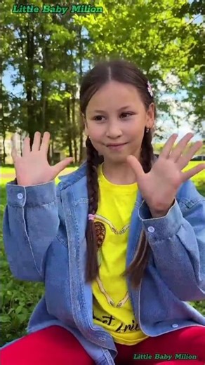 A girl was eating an apple without washing her hands. #baby #kids #shorts