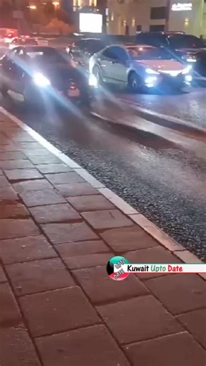 Scorching Summer Heat in Kuwait Causes Asphalt Roads to Deform. Reported by Mohammed In regions with extremely high summer temperatures, such as parts of the Kuwait, the heat can cause the asphalt on roads to soften. Asphalt is a viscous material and, when exposed to prolonged, intense heat, it can become malleable. This can lead to what’s often referred to as "rutting," where the asphalt deforms under the weight of vehicles. Here’s a more detailed breakdown of why this happens: 1. High Temperat