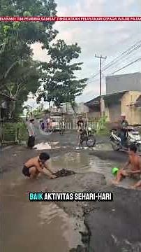 Aksi Nekat Kades Selamat Riadi: Mandi Lumpur Jadi Simbol Keputusasaan Jalan Rusak