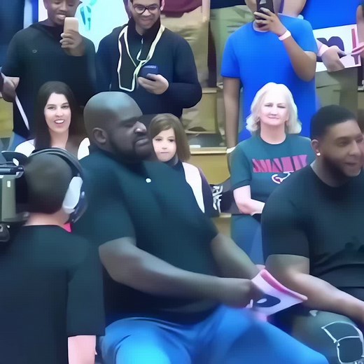 Shaquille O'Neal Shows Off His Dance Moves