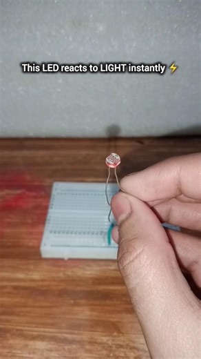 LED Reacts to Light 🤯 (LDR sensor demo) #electronic #shortsfeed