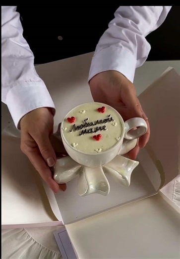 Mug Cake Business Idea 🧁 A simple mug cake turned into a premium gift people buy on impulse. Cheap to make, easy to scale, and built on emotion #businessideas #SideHustle #EntrepreneurLife #dessertbusiness