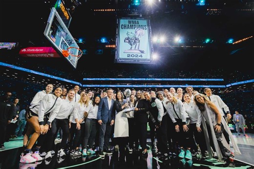 Liberty raise first WNBA Championship banner, defeat Aces in season opener at Barclays Center • Brooklyn Paper