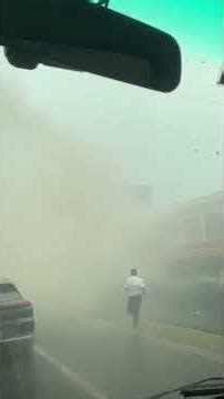 Passenger train from Hai Phong to Hanoi unexpectedly caught fire, two carriages were completely d...