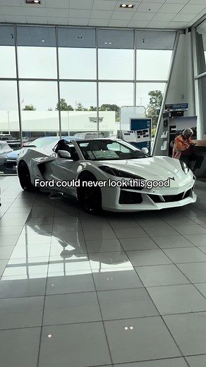 Ford's Style Compared to Corvette