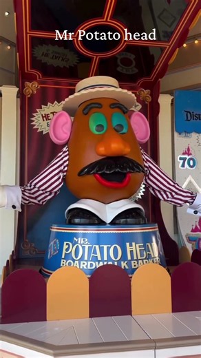Mr potato head #disneylandcaliforniaadventure #disneylandpark #anaheim