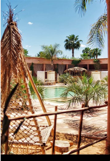 Vous avez une piscine, un restaurant ou un lieu à mettre en lumière ? 💡 Chez Almanimations, on transforme vos espaces en véritables expériences visuelles. #AgenceDeCom