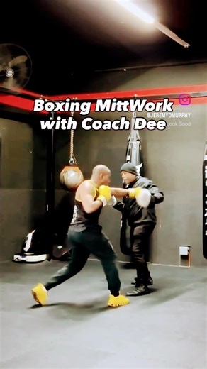 Boxing Mitt Work w/ Coach Dee #boxing #martialarts #mma #combatsport