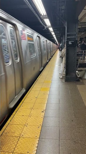 R160 R train arriving at Lexington Ave 59 St #shorts