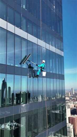 A Minute of Pure Satisfaction: Watch This Skyscraper Window Go From Filthy to Crystal Clear! #shorts