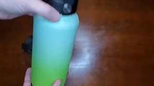 Watch Large-caliber smart water bottle beverage can be refrigerated for 48 hours on Amazon Live