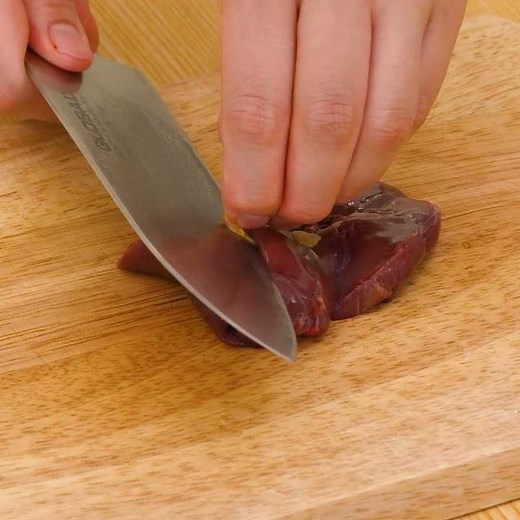 基本の下処理！ 鶏肉を美味しく食べるコツ＜レバー編＞のレシピ動画・作り方 | デリッシュキッチン