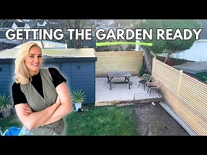 How to Transform Your Garden with Slatted Fencing & Cotswold Stones