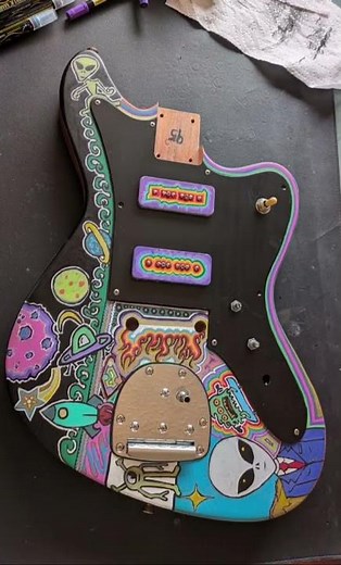 Alien Guitar - Part 1 👽🎸 #aliens #artist #luthier #guitarbuilder #jazzmaster