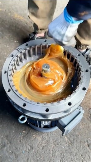 सफलता के बाद सब अपने बन जाते हैं | जिंदगी का सच #lifelessons #youtubeshorts #motivation #shorts