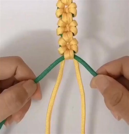 100K views · 949 reactions | #macramedecor #handmadewithlove #macrameknots | DIY Macrame Patterns | Facebook