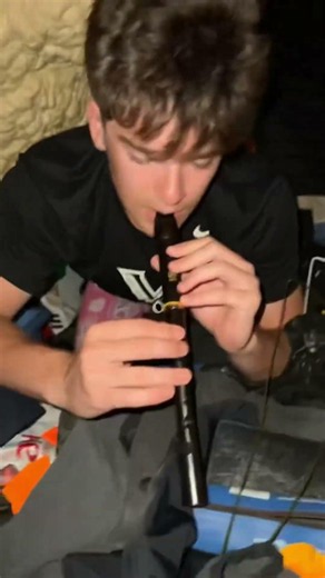 How to play hot cross buns on recorder