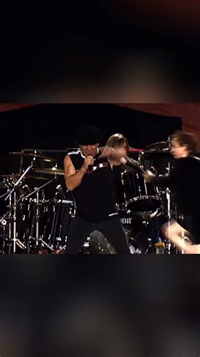 AC/DC with "Thunderstruck"