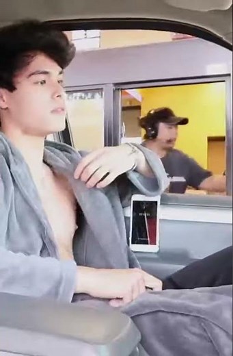 Twin Swap Drive Thru Prank!! 😂