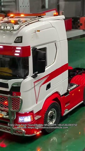 This custom 1/14 770S 6x6 Tractor Truck is looking absolutely stunning. #rc #model #machine
