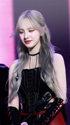 Liz IVE Live Performance and Vocal Highlights