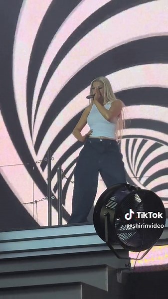 Shirin David's Performance of