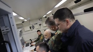 Kryeministri Rama dhe ministri Vengu inspektojnë Bazën Ajrore të Kuçovës! Po kthehet në aset strategjik të NATO, dronë dhe teknologji ushtarake e fjalës së fundit (VIDEO) - Shqiptarja.com