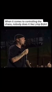 Woodstock ‘99 turned into madness the moment Limp Bizkit dropped ‘Nookie.’ Fred Durst commanded the crowd with unmatched energy, Wes Borland’s riffs cut like fire, and the entire field moved as one chaotic force. A performance that remains one of the most infamous and unforgettable moments in rock history.” Follow @best.liveperformance | Bestliveperformance